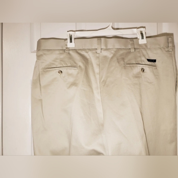 💪 DOCKERS D3 SIGNATURE KHAKI PANTS MENS SIZE 40X32 CLASSIC FIT PLEATED FRONT 💪 - Picture 6 of 8